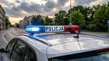 Pijany 19-latek uderzył BMW w ogrodzenie cerkwi